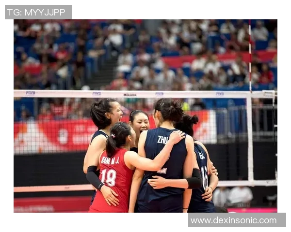 深圳排球队在世界杯中的默契配合展现团队精神与竞技风采 深圳排球队在世界杯中的默契配合展现团队精神与竞技风采