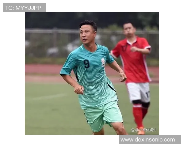 穿军装的足球明星：荣耀与责任交织的绿茵传奇