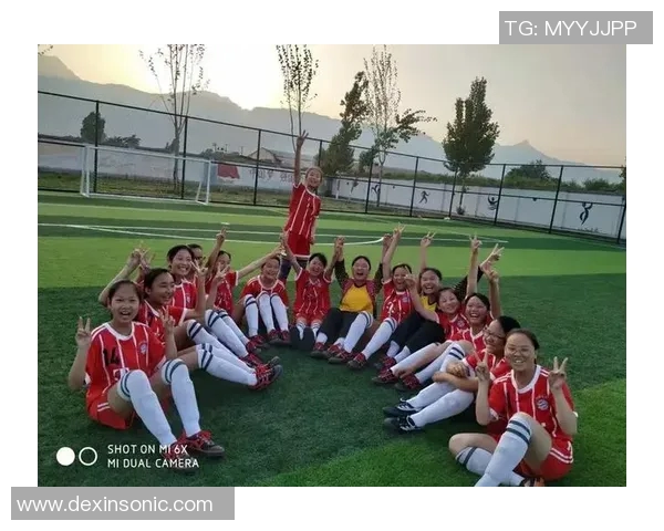 女足球明星风采展现她们在绿茵场上的英姿与魅力照片集锦 女足球明星风采展现她们在绿茵场上的英姿与魅力照片集锦