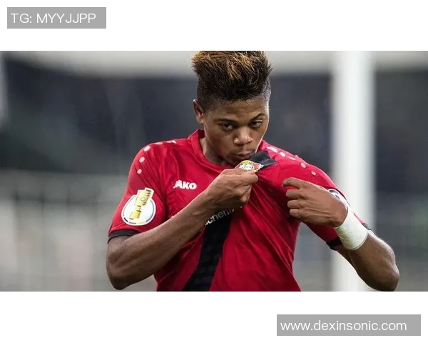 探索足球新卡的魅力与创新玩法助力球迷体验升级 探索足球新卡的魅力与创新玩法助力球迷体验升级